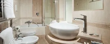 Hotel Jfk House 2*